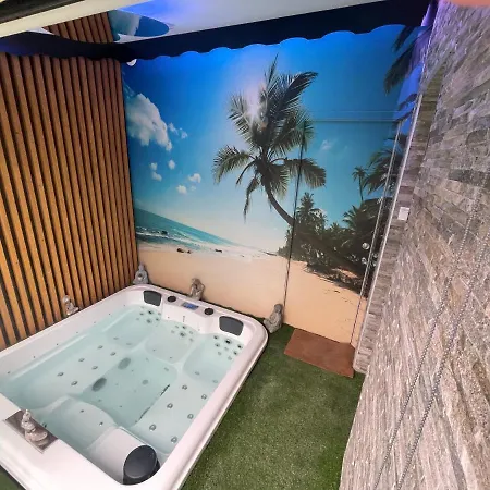 Le Miroir Holiday home Domerat