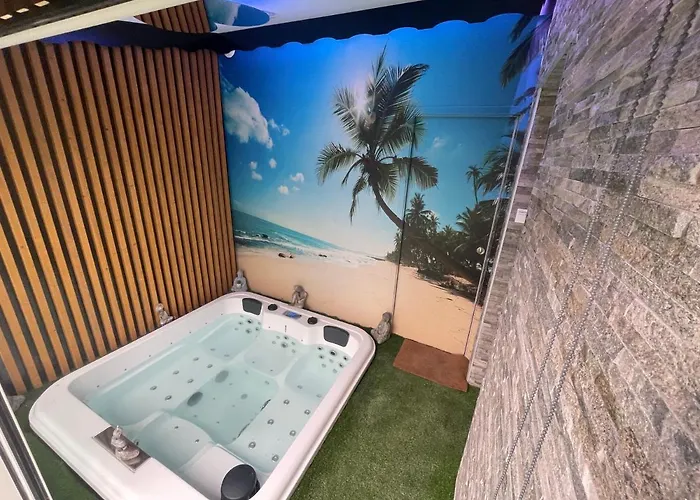 Le Miroir Holiday home Domerat