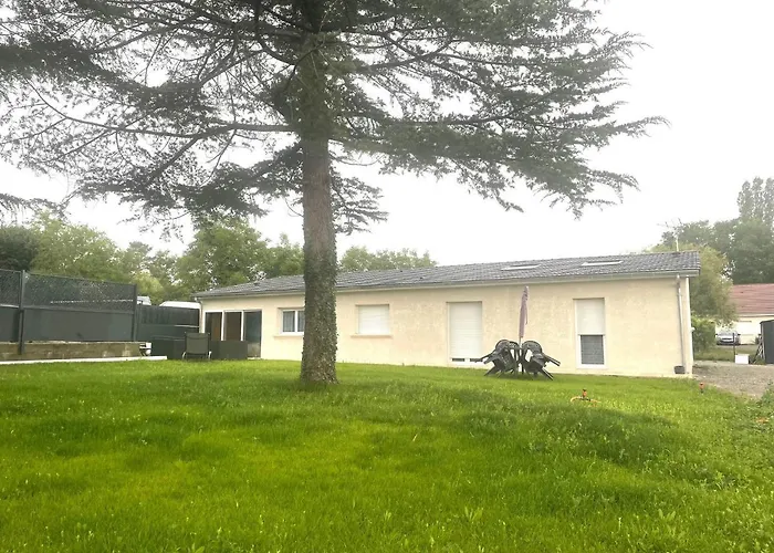 Le Miroir Holiday home Domerat